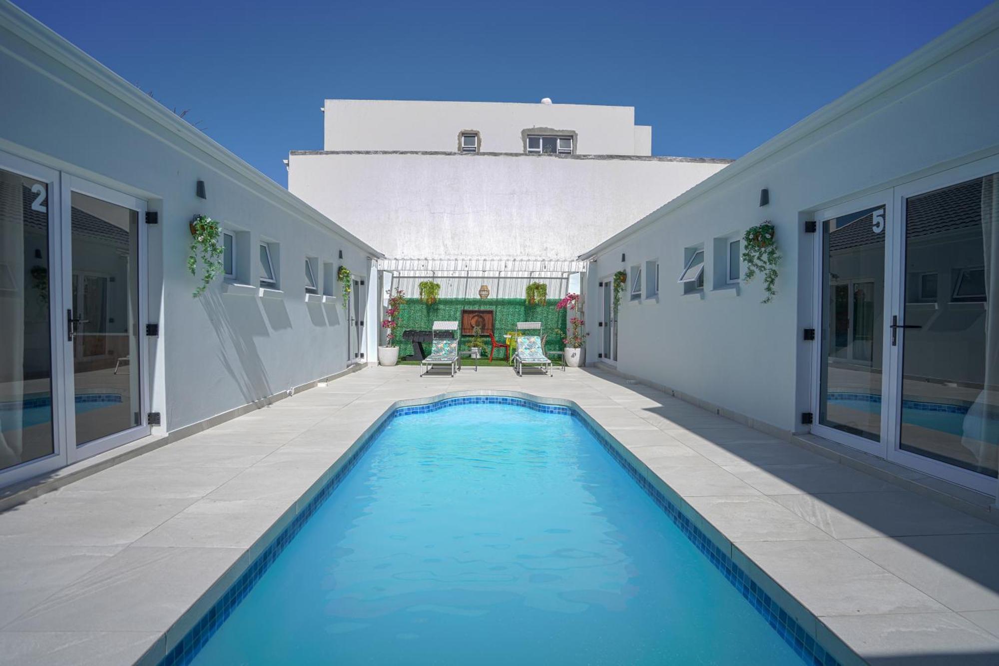 Ocean Vibes Hotel Cape Town Bagian luar foto