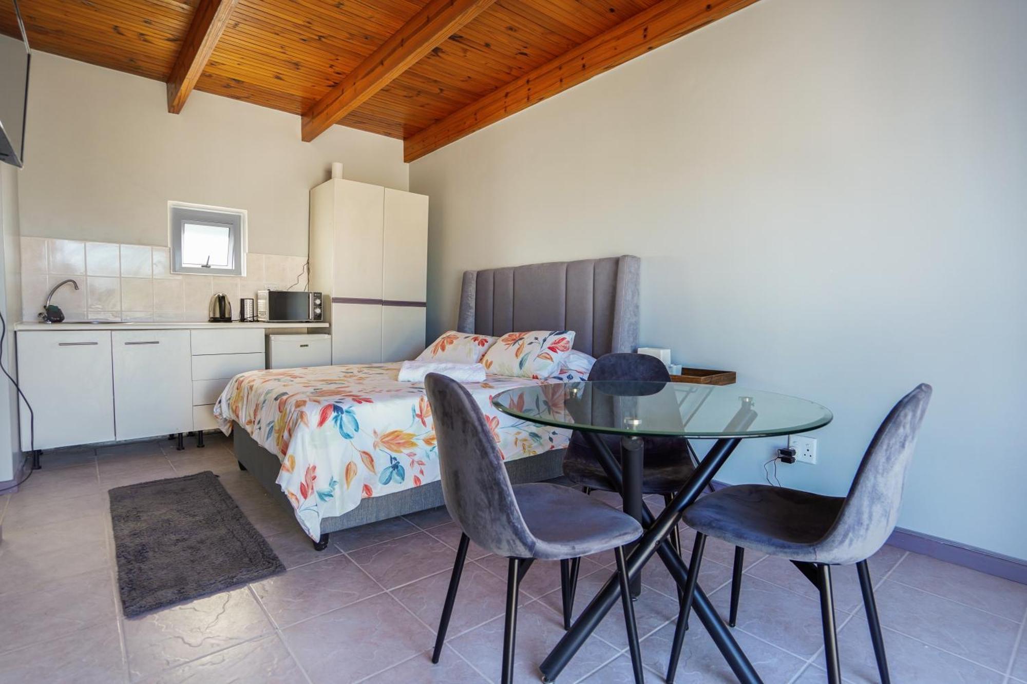 Ocean Vibes Hotel Cape Town Bagian luar foto