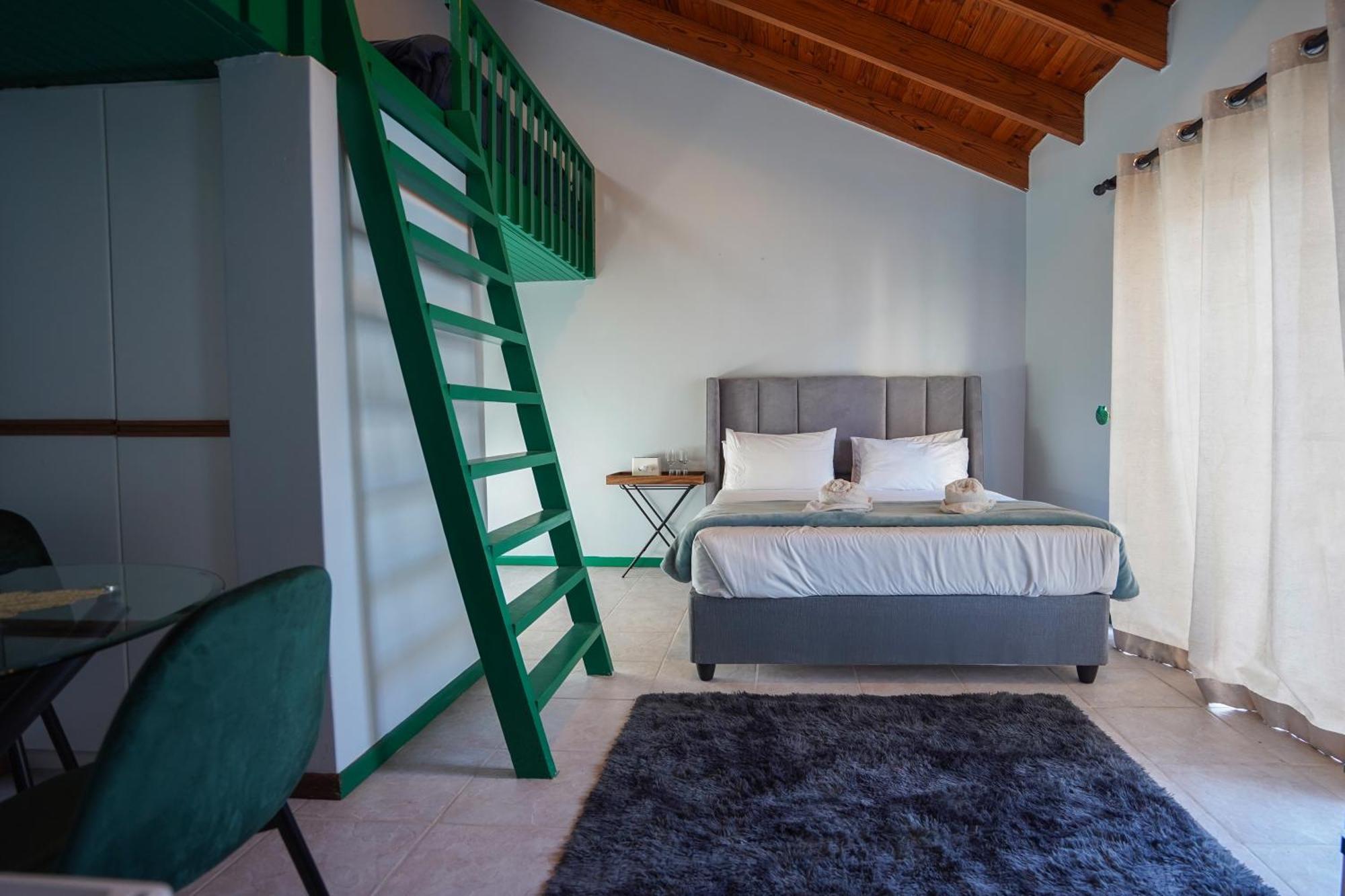 Ocean Vibes Hotel Cape Town Bagian luar foto