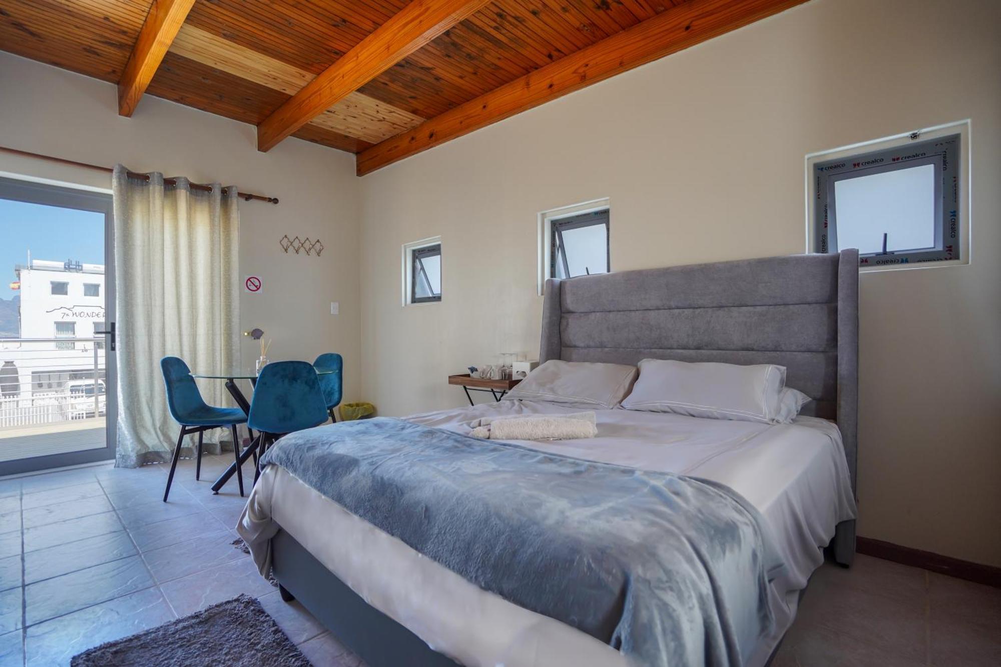 Ocean Vibes Hotel Cape Town Bagian luar foto
